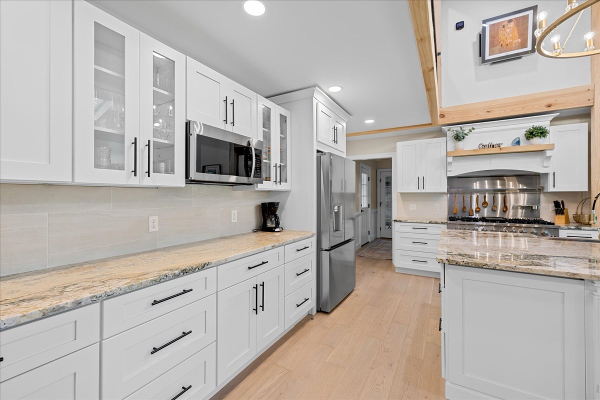 Kitchen island and counter space